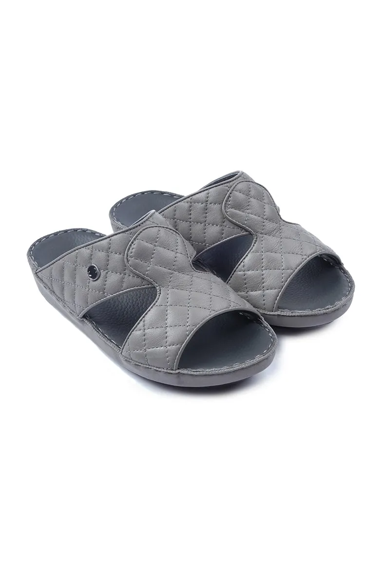372 | Arabic  Kids' footwear